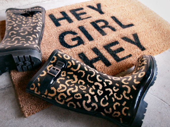 DIY: Gold Leopard Wellies